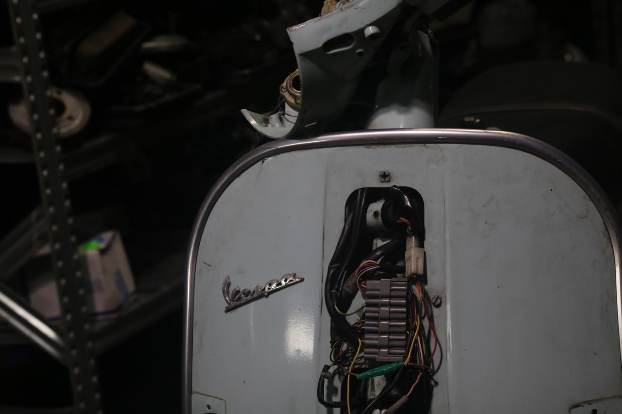 PX125FL2のレッグシールドモール交換作業