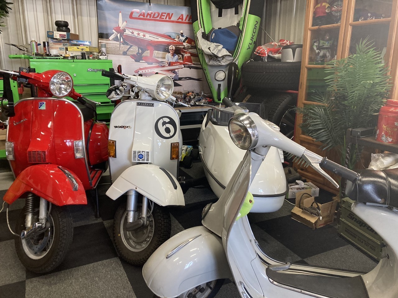社長のおもちゃスペースに置かれたコレクション