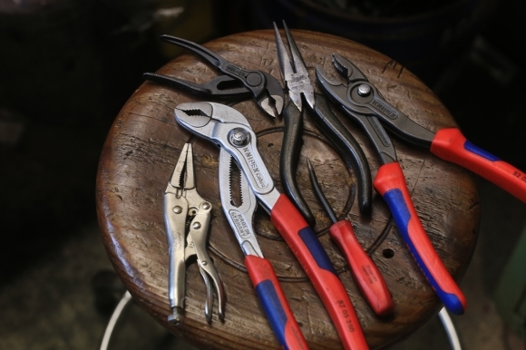 ライトカバーを外すために使用した工具類