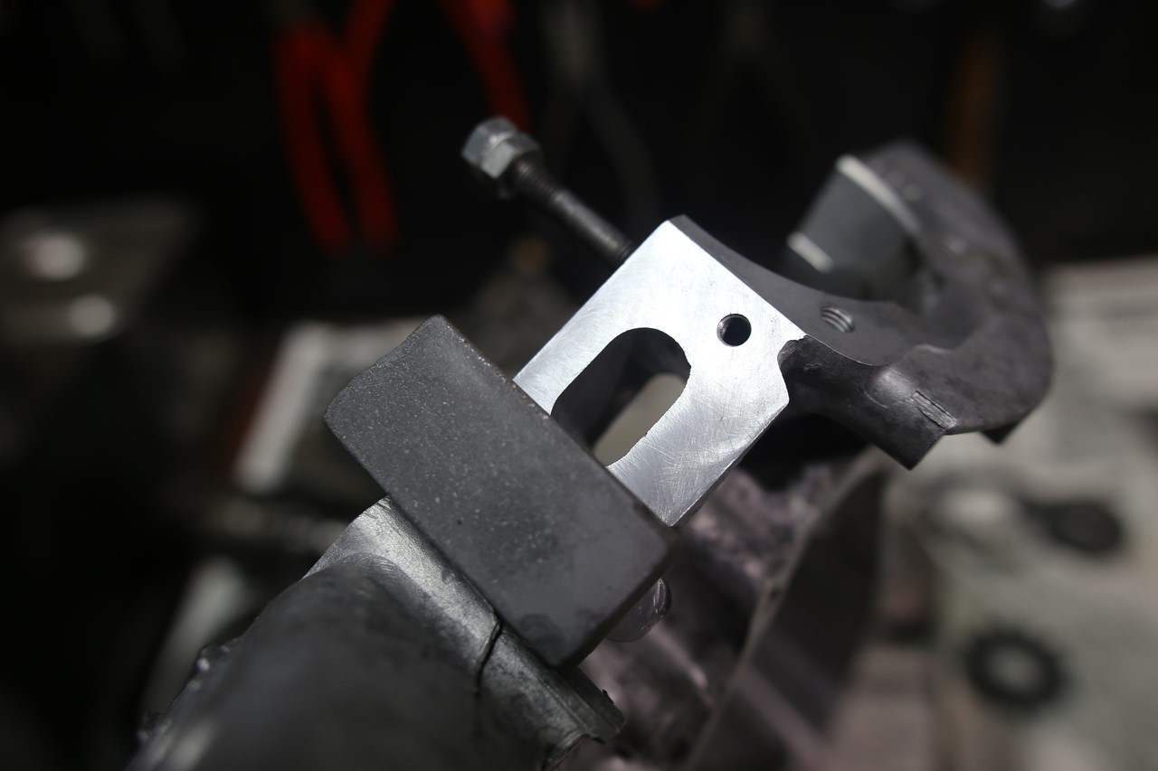 ベスパ125ET3のエンジン下拵え作業