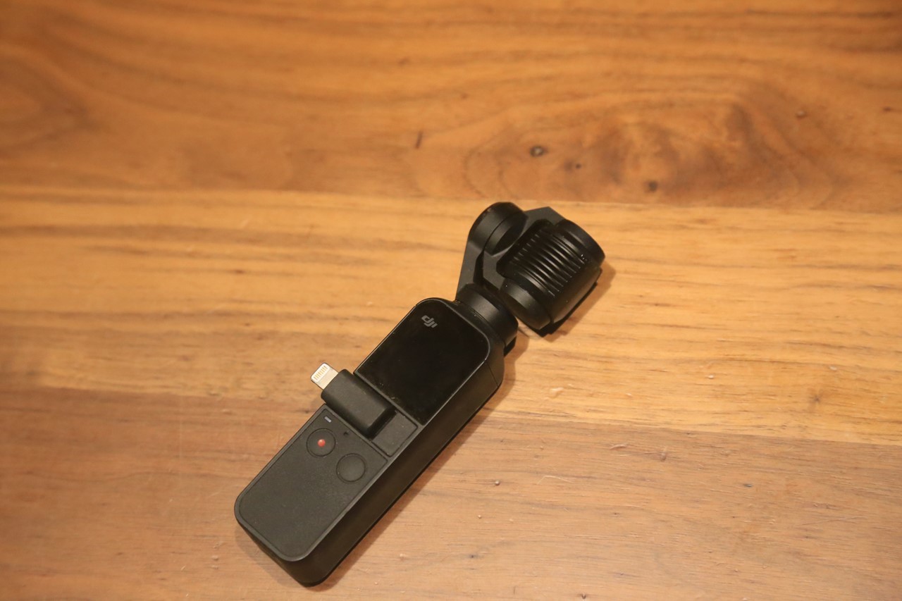 充電ケーブルを無くしたカメラ