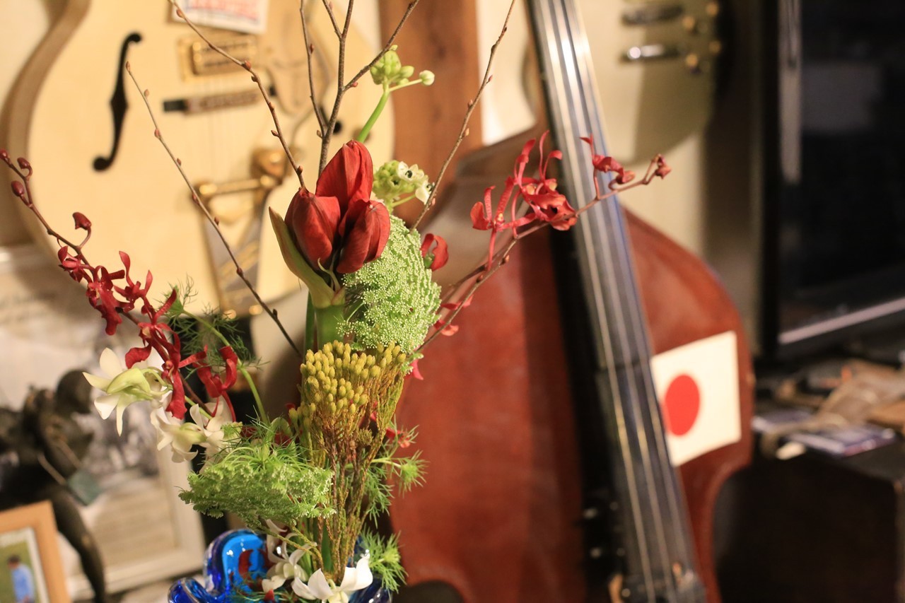 事務所に飾られた花