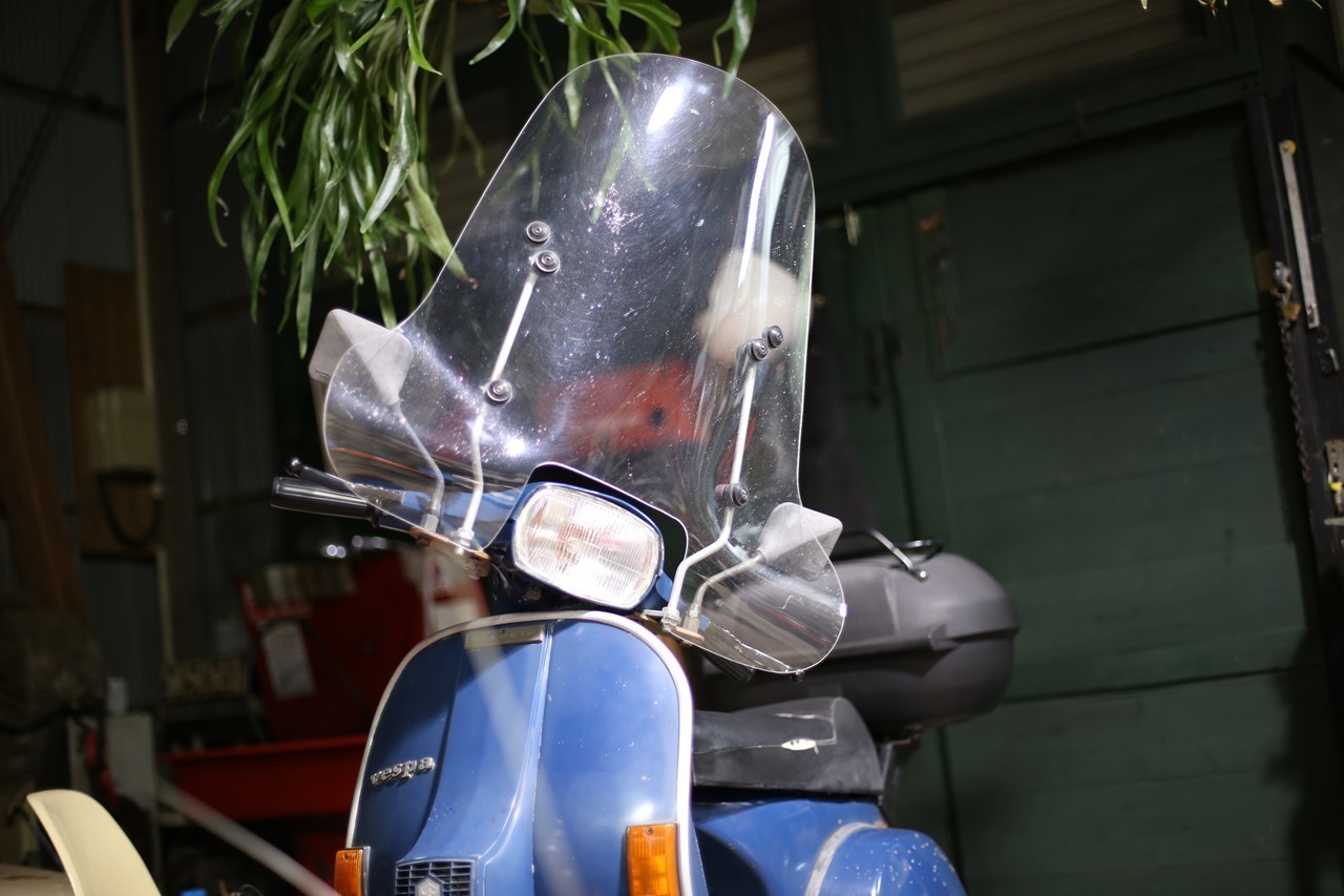 雹から避難させたベスパ
