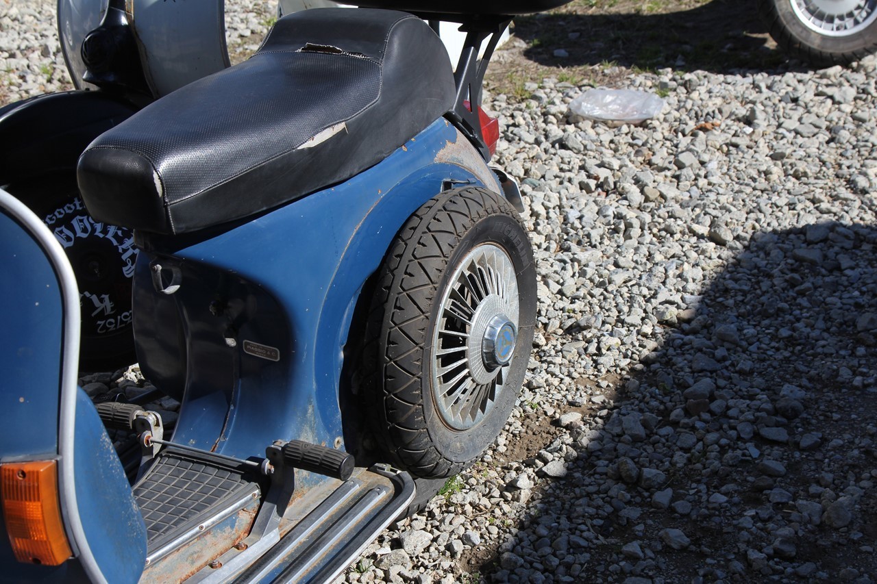 P125Xの左サイドパネルを装着したP200E