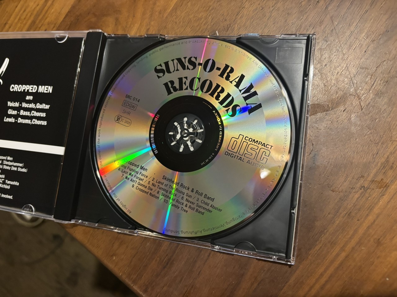 Cropped Men 1stアルバムのCD盤面