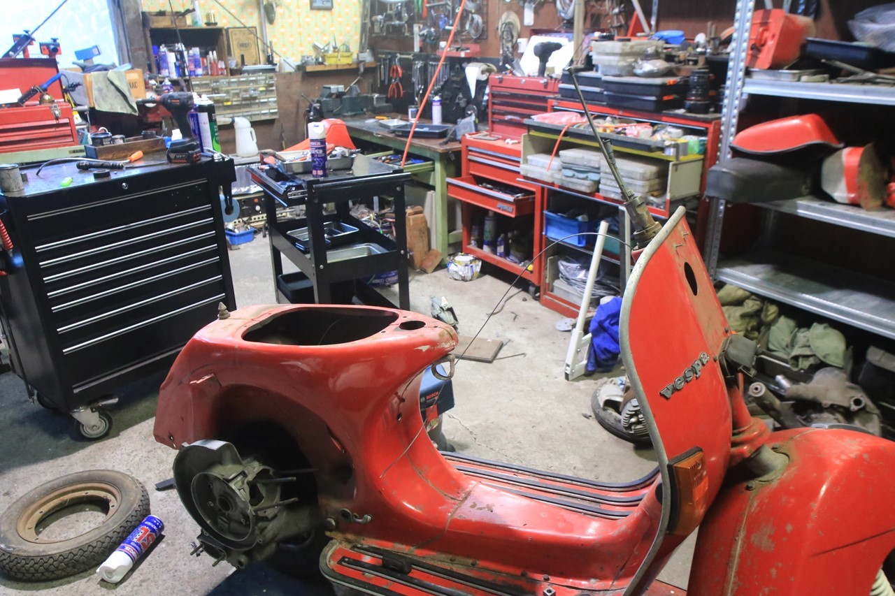 中古車仕上げ再開のベスパ50s車両