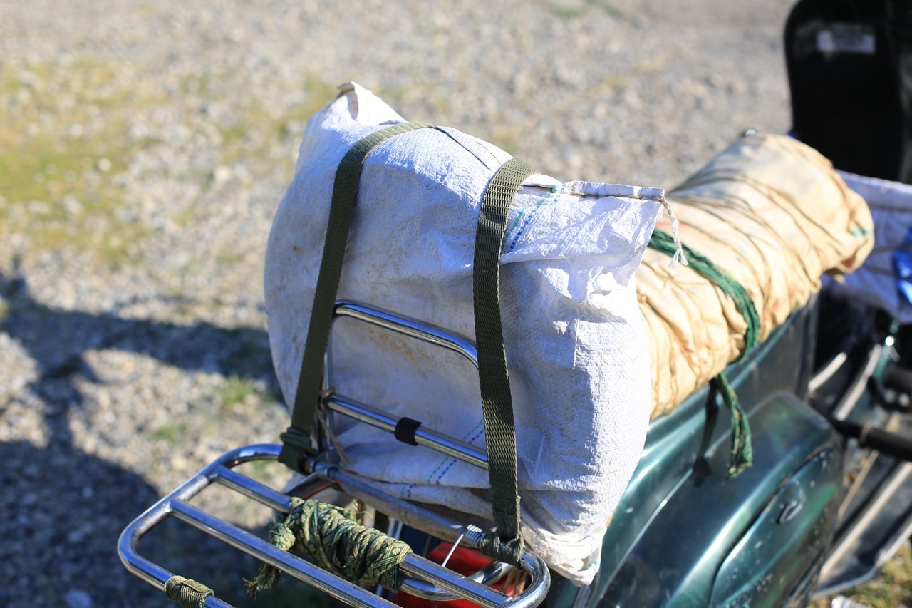 野良仕様の雰囲気漂う車体