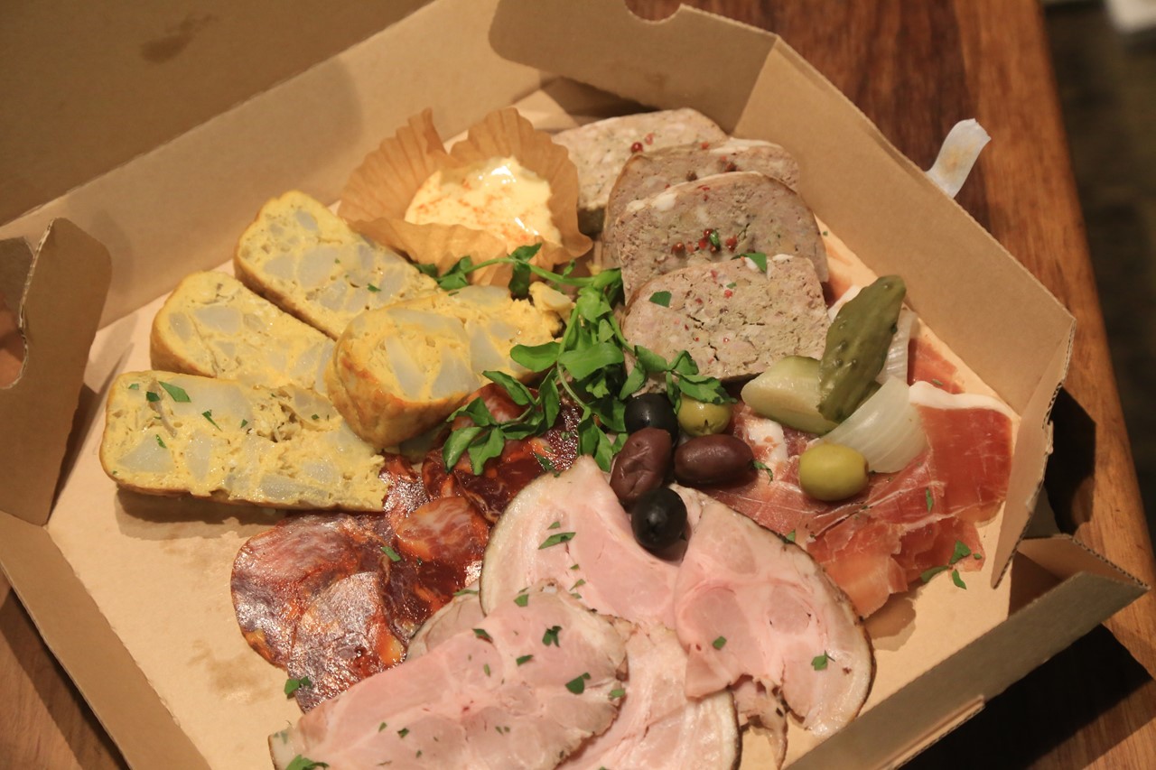 テイクアウトしたタパスBOX