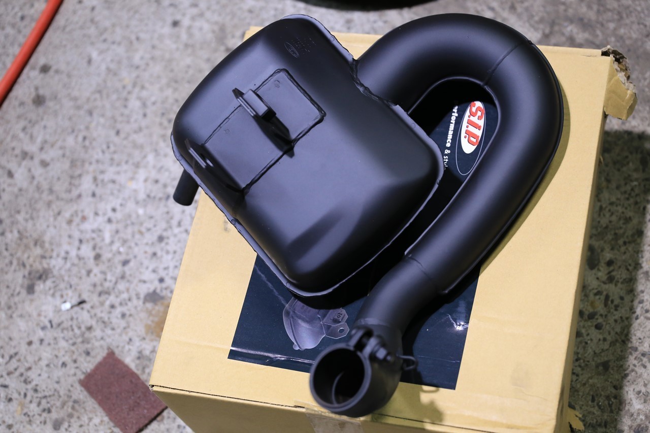 SIP製3.0チャンバーを装着したベスパ