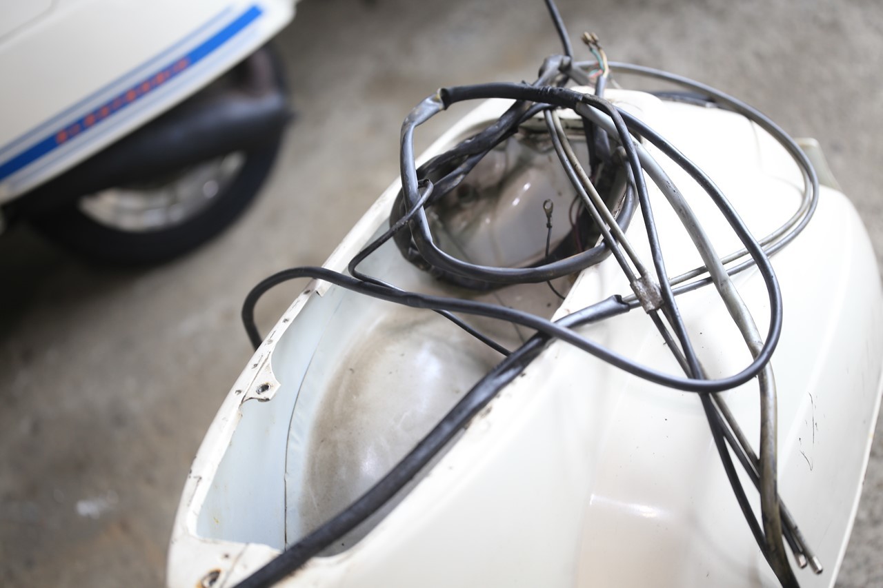 50s中古車のメインハーネスを交換する作業