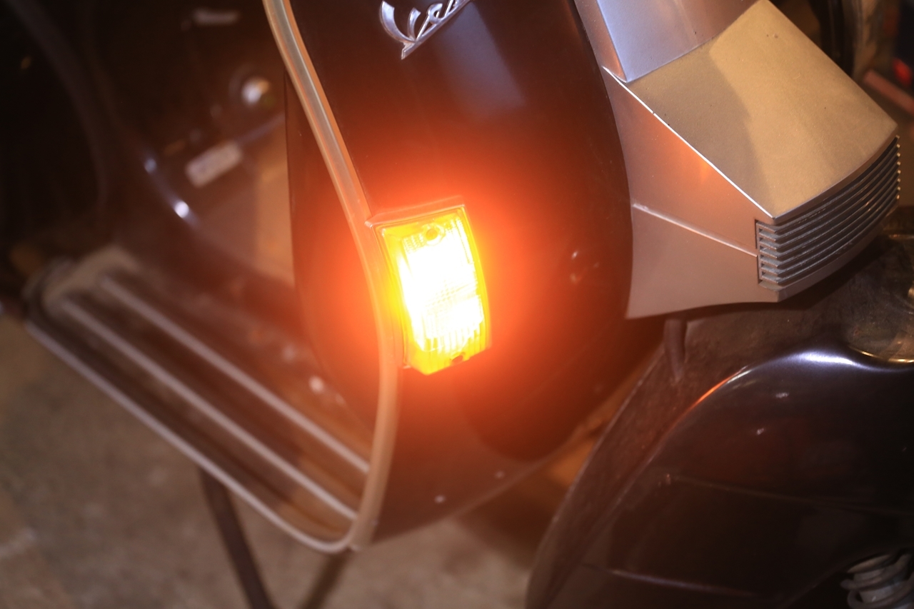 レギュレーター不良を点検中のPX200FL2