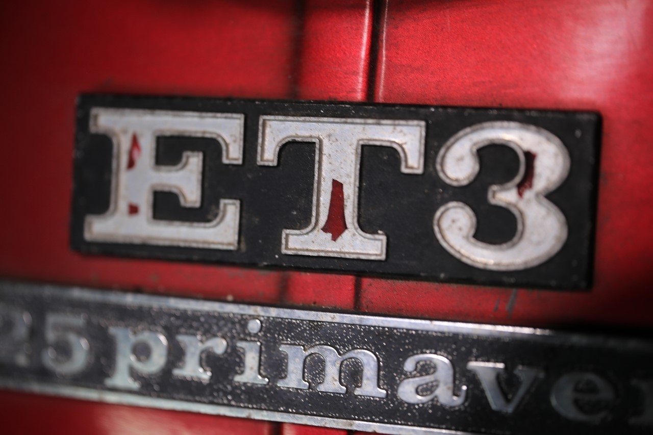 リアのET3エンブレム（ボディ同色塗装跡）