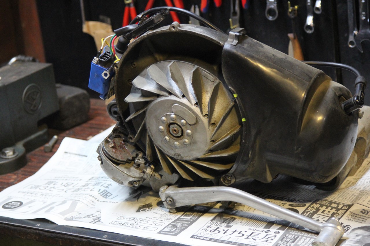 エンジン分解中のP125X