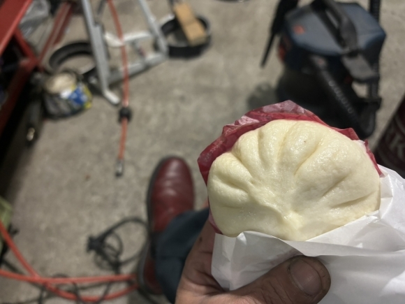 コンビニで購入した肉まん
