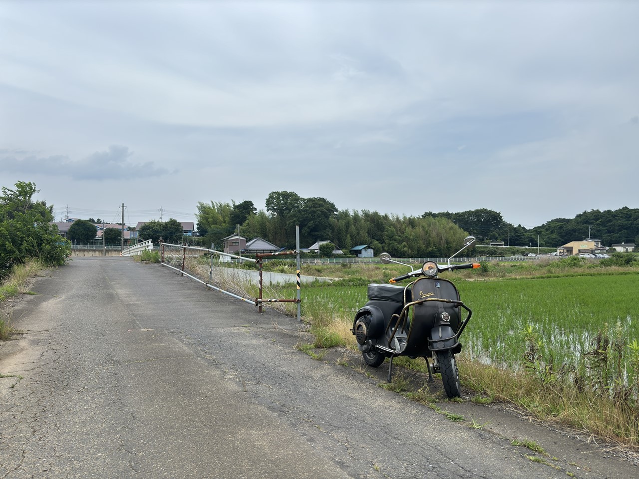 長距離試運転に出発するベスパ100