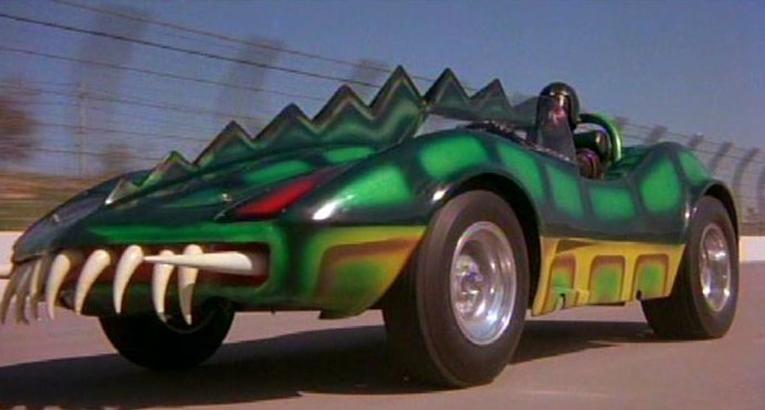 映画『デスレース2000年』のようなレーサースタイル
