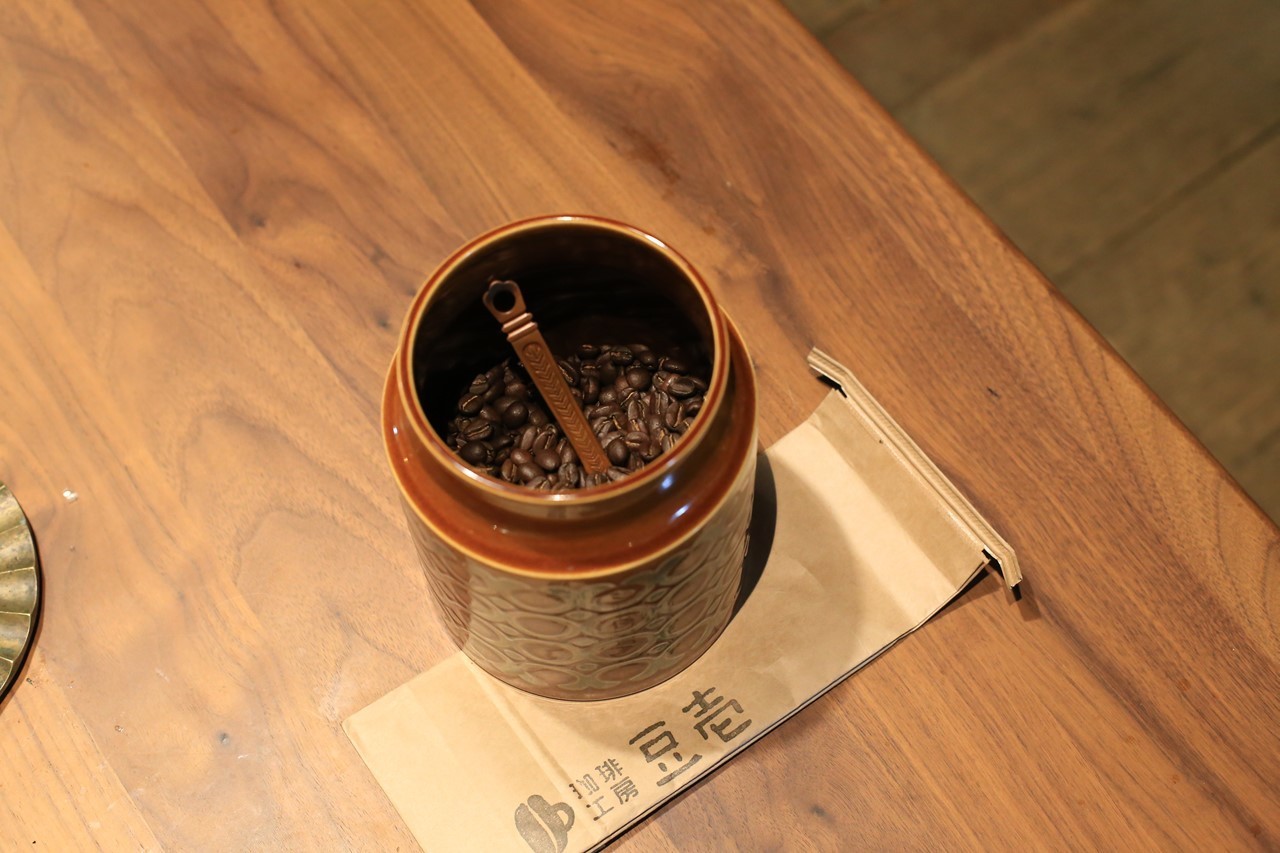 試運転の途中で立ち寄ったコーヒー豆店