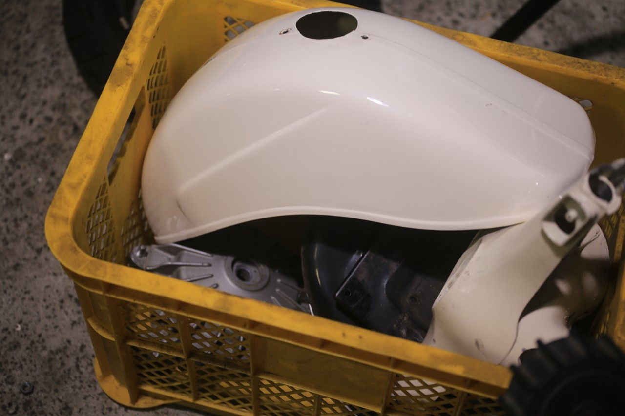 オールペイント準備中のET3