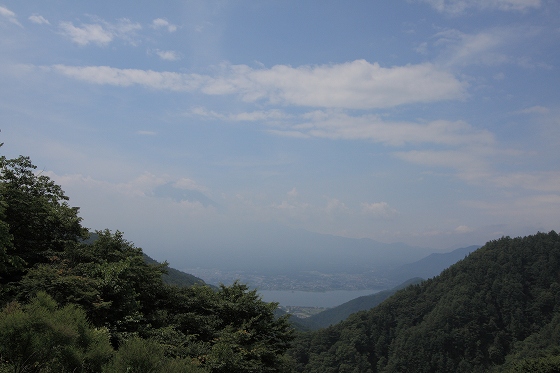 天下茶屋から見える富士山の眺め（曇り）