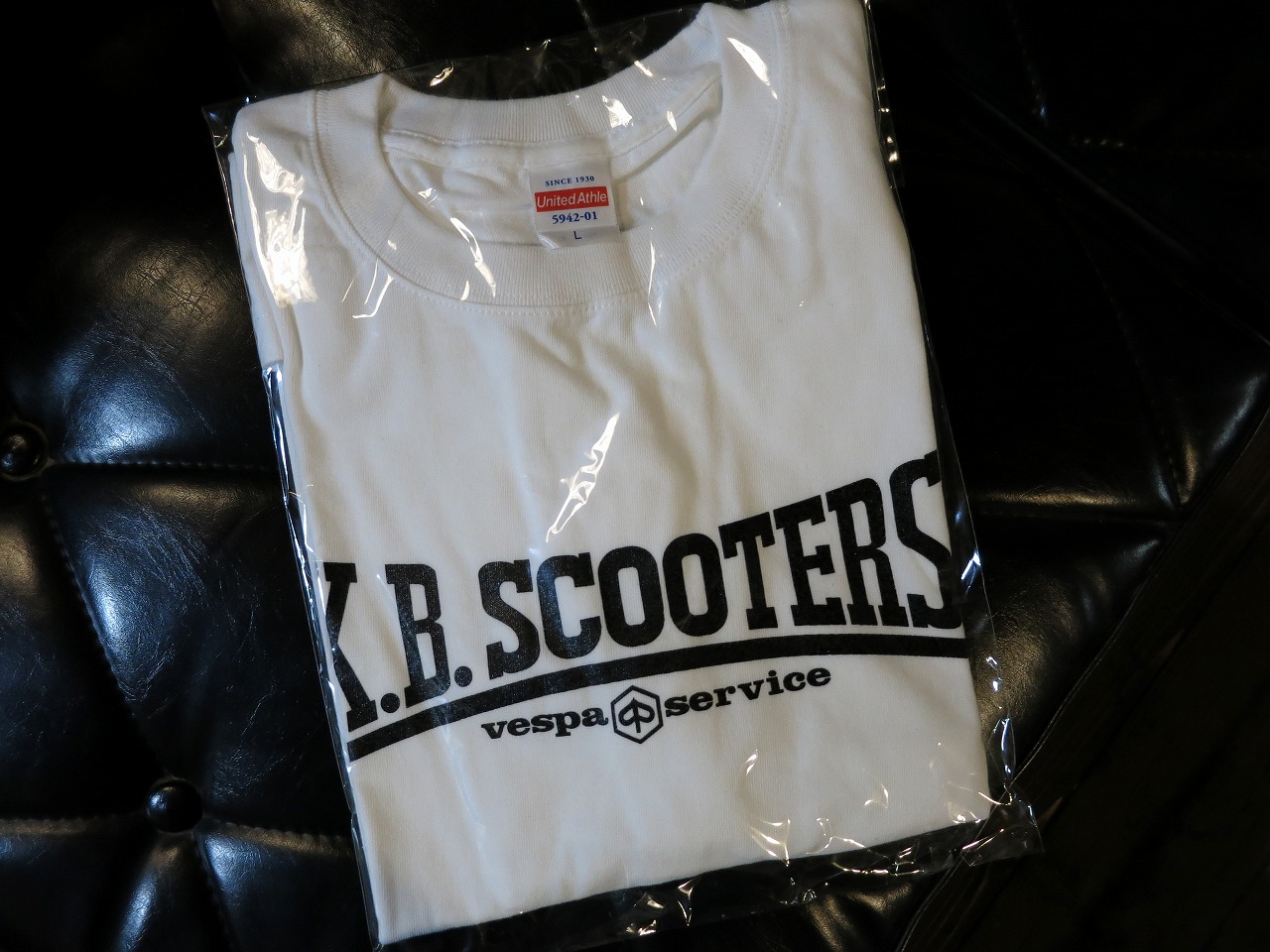 KBT白Tシャツの展示棚