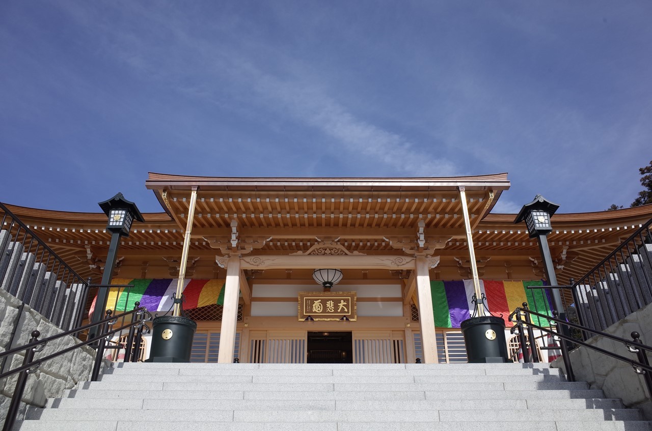 完成した大御堂