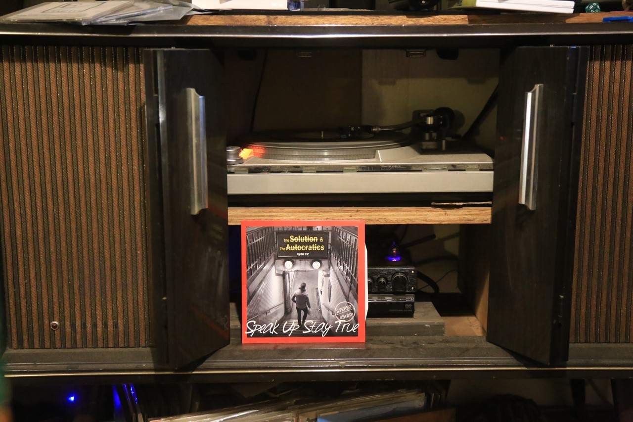 届いたレコードEP「The Solution＆The Autocratics」
