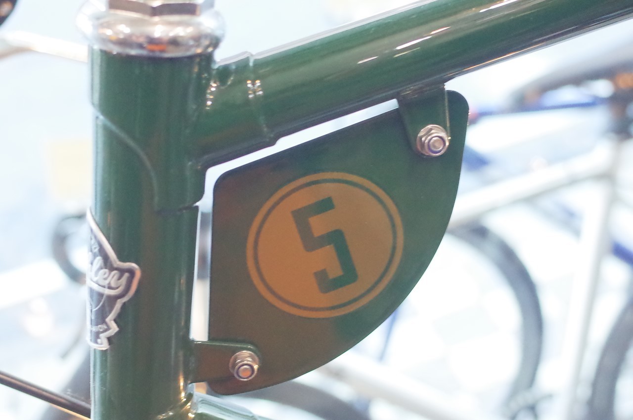 特徴的な形状の自転車リム