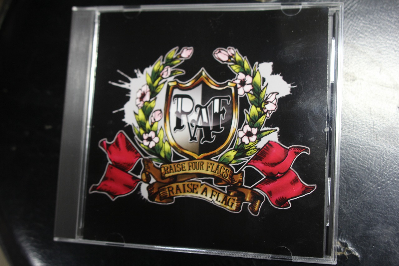 RAISE A FLAGの4thアルバムのCDジャケット