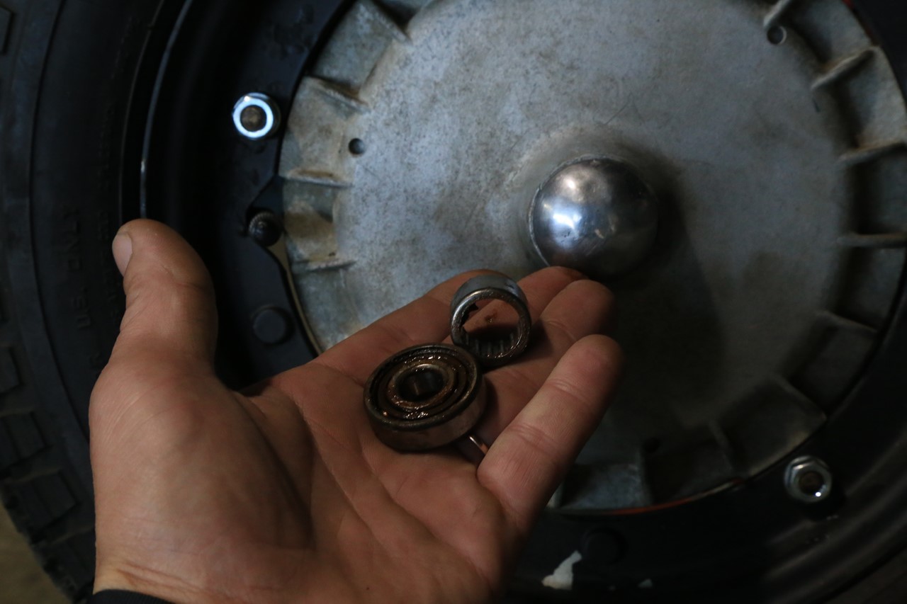 フロントハブベアリング不良のP125X