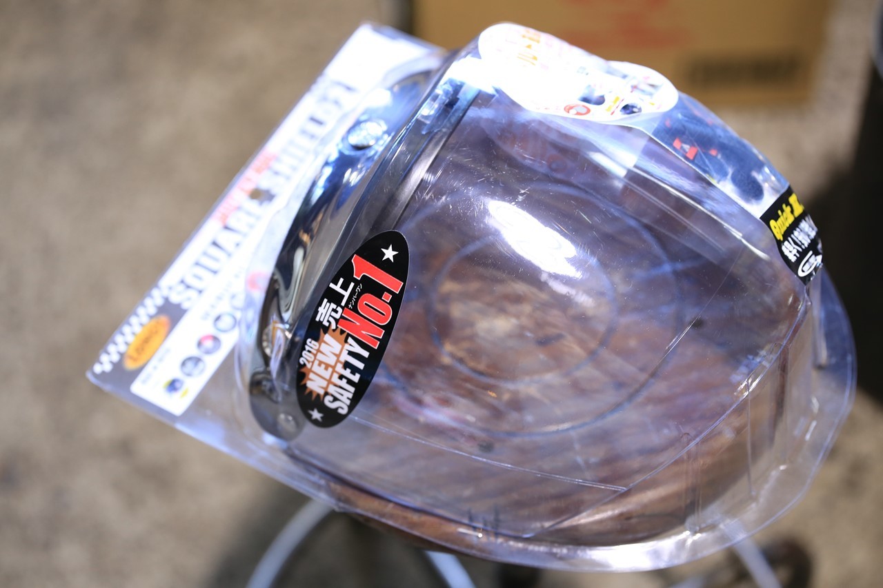 バイク用品店で購入した交換用シールド