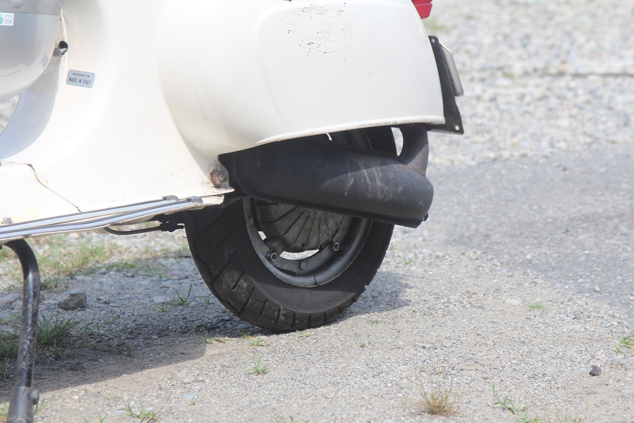 f0225627_14443048-vespa