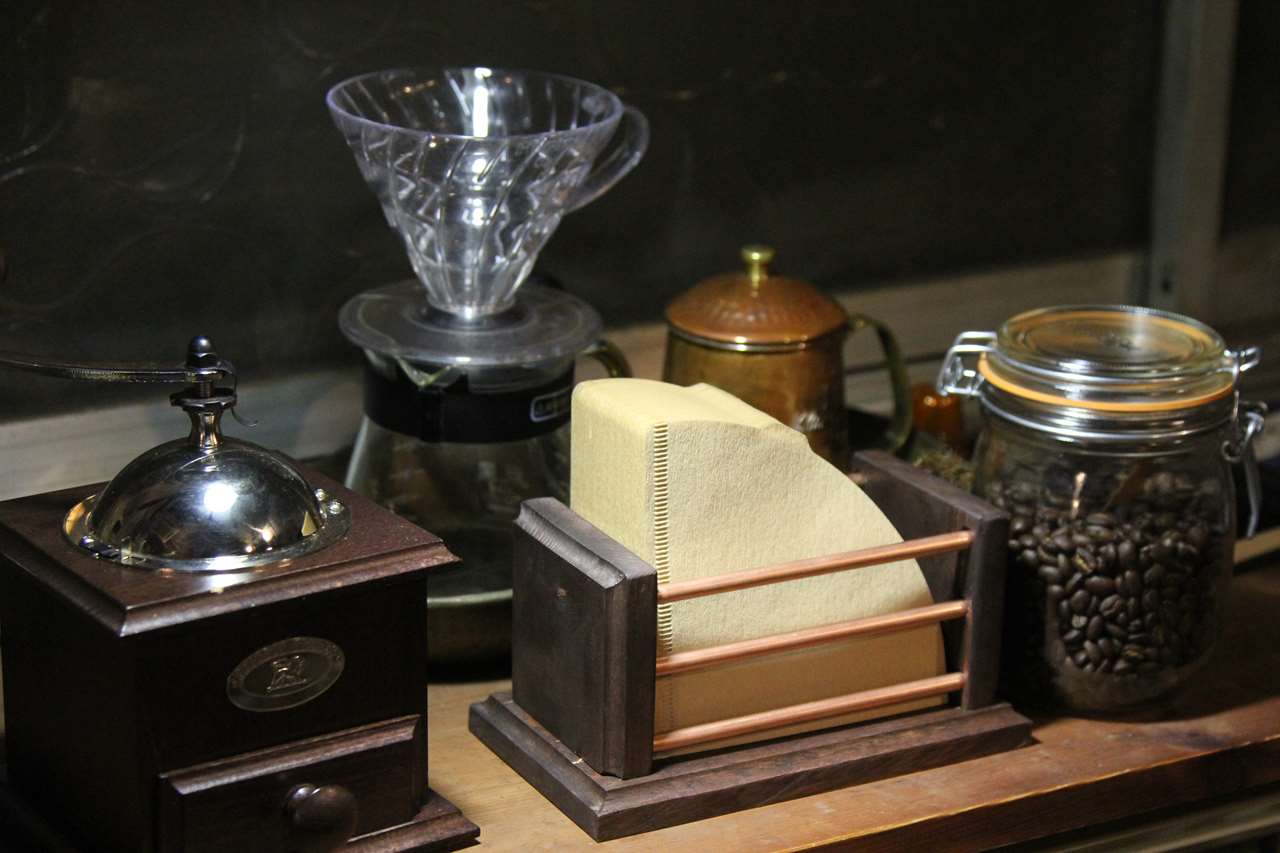 銅管を使って作り直したコーヒーフィルタースタンド（自己評価は“ダサい”）