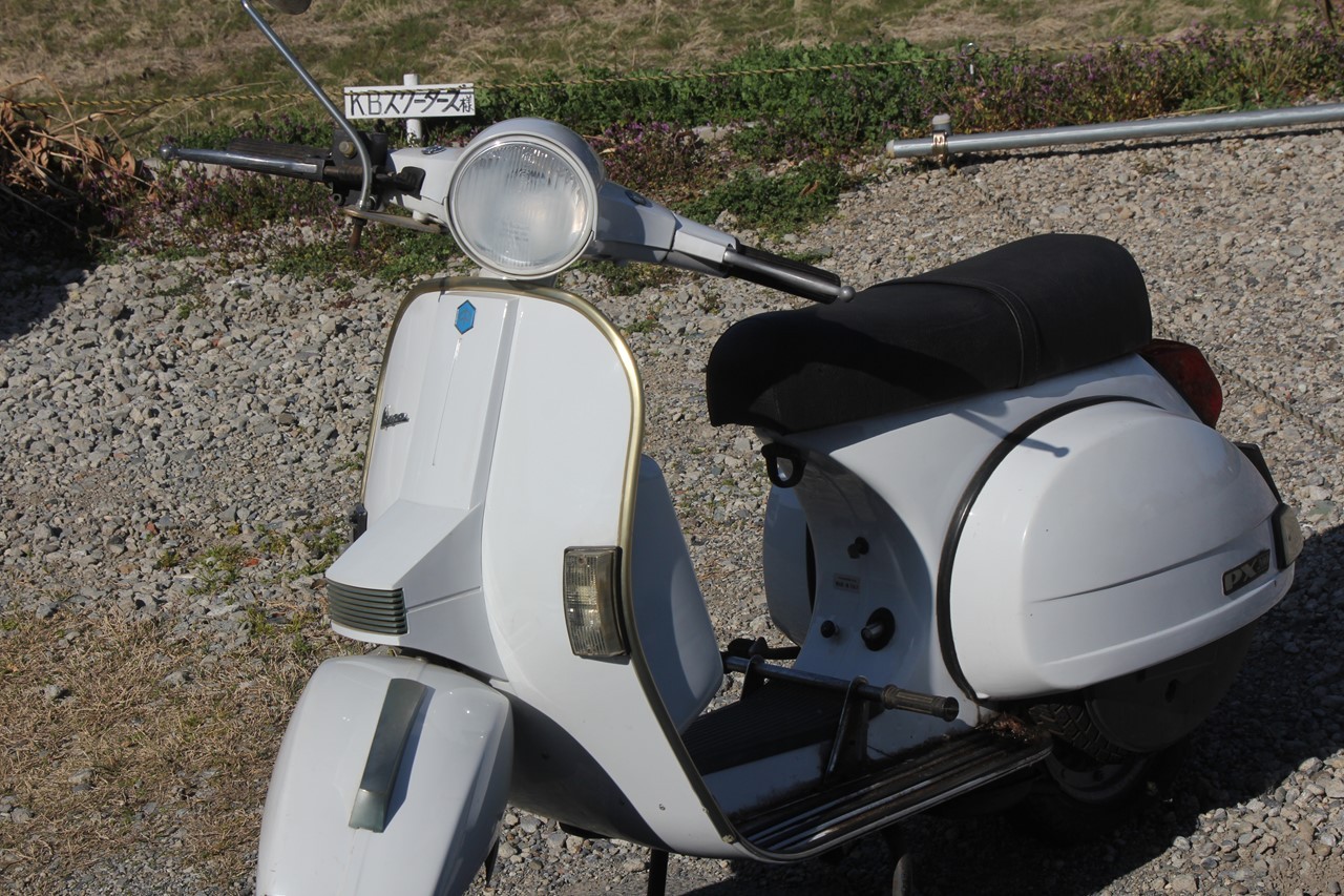 入荷したベスパPX200FL1