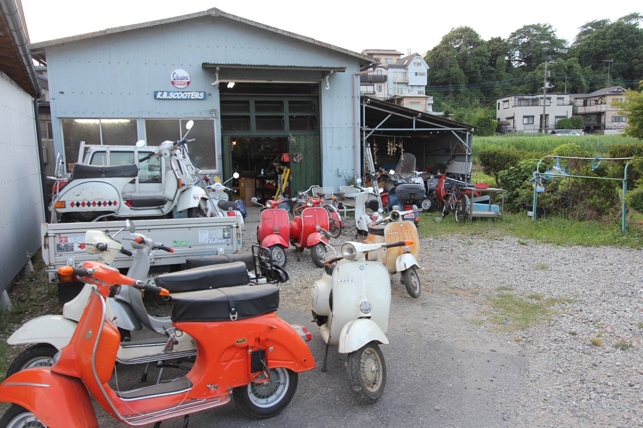 店内車両の入れ替え作業中の様子