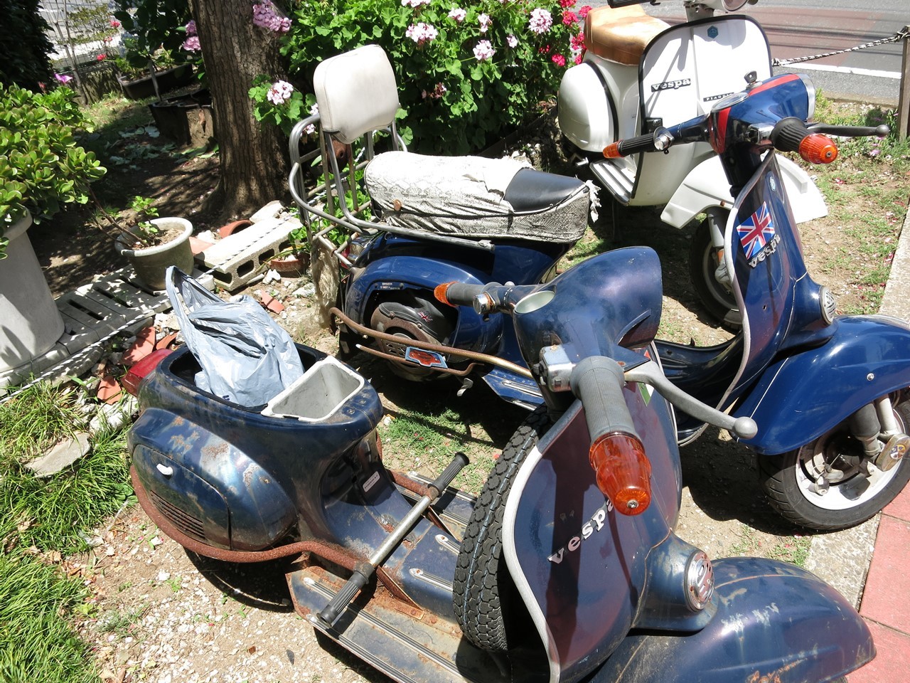 f0225627_20195028-vespa
