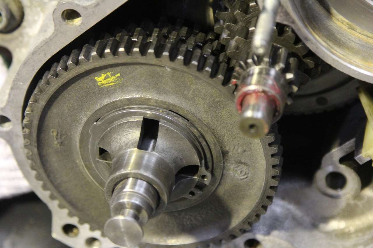 ベスパPX200FL1 エンジン 仮組み開始(パーツ揃い作業開始)