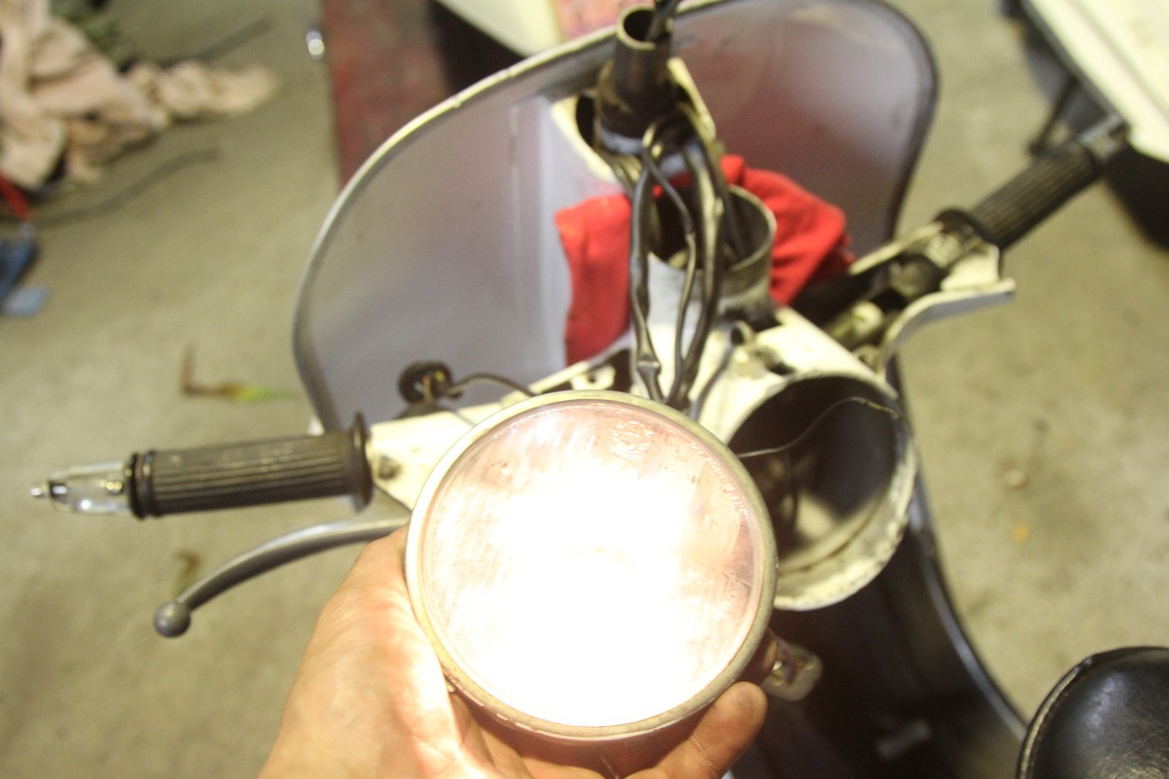 f0225627_20342774-vespa