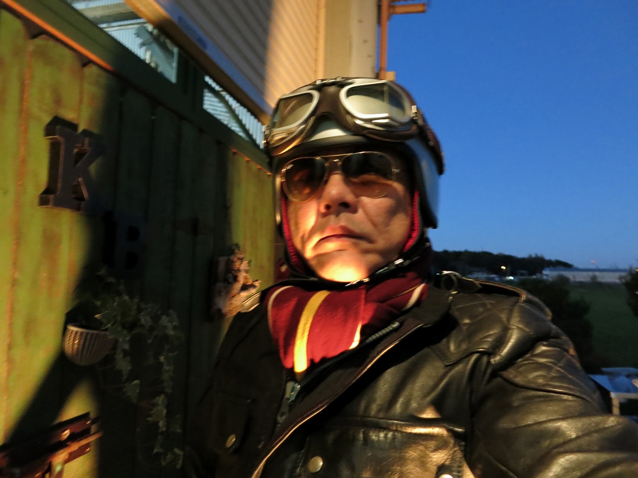 襟巻きを巻いて冬装備で走行準備