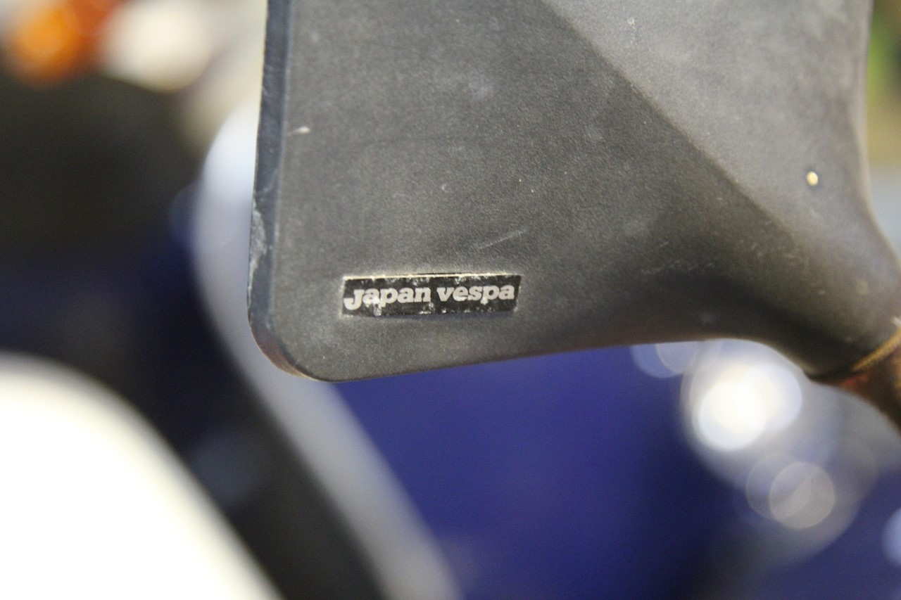 JAPAN VESPA刻印入りミラー