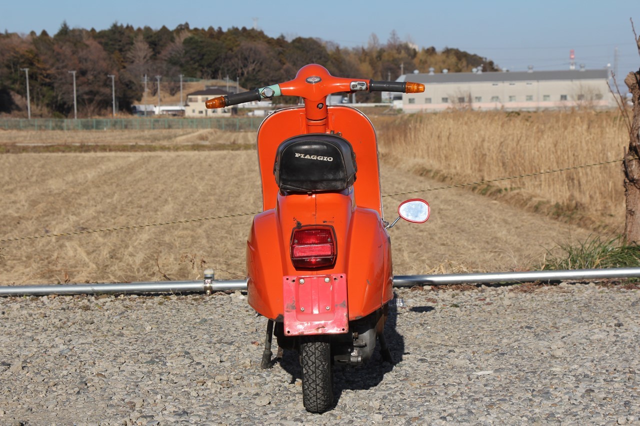 ベスパ100ベース改造車の左側面