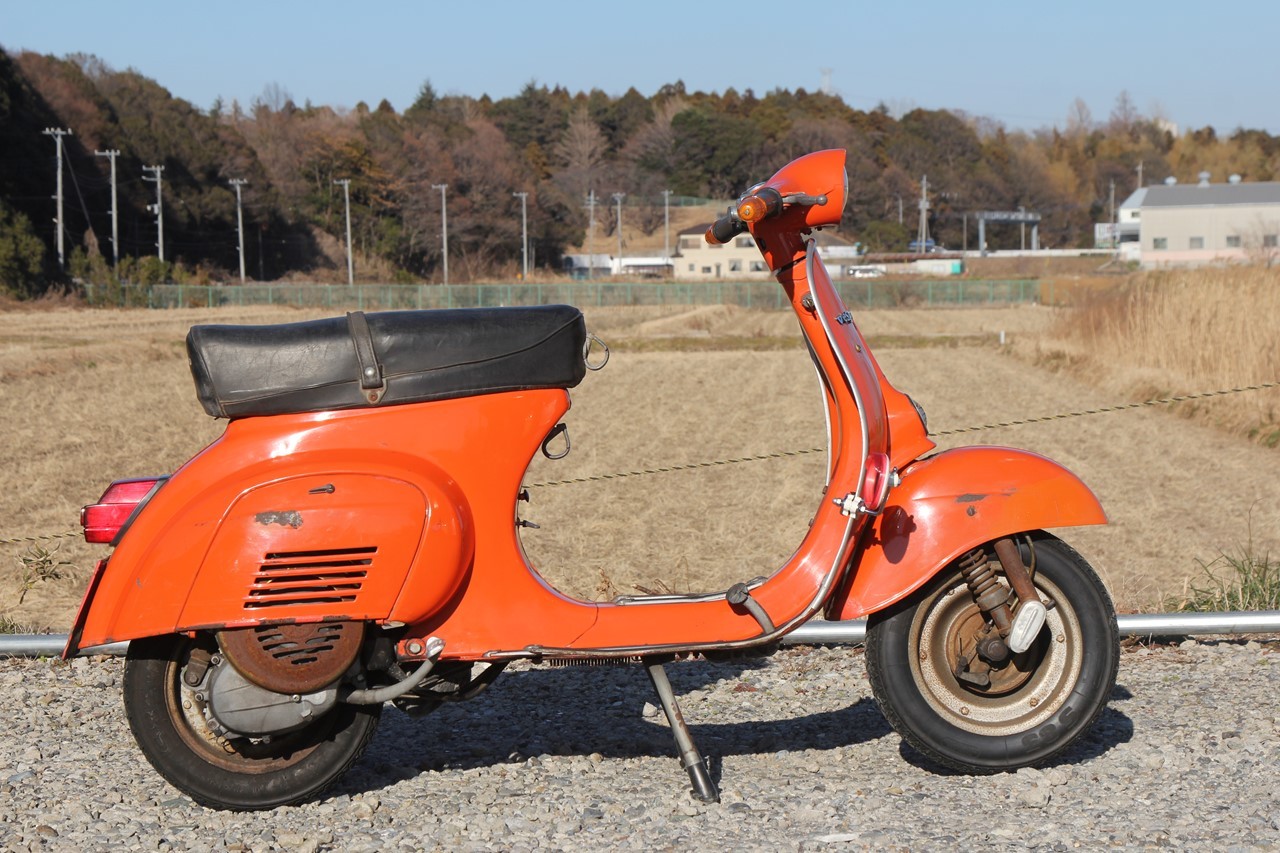 ベスパ100ベース改造車の右前方からの全体像