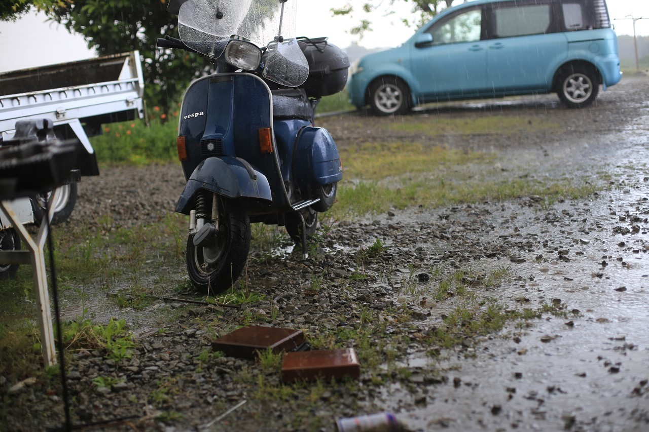 朝は晴れていたが昼前から雷雨になった空模様