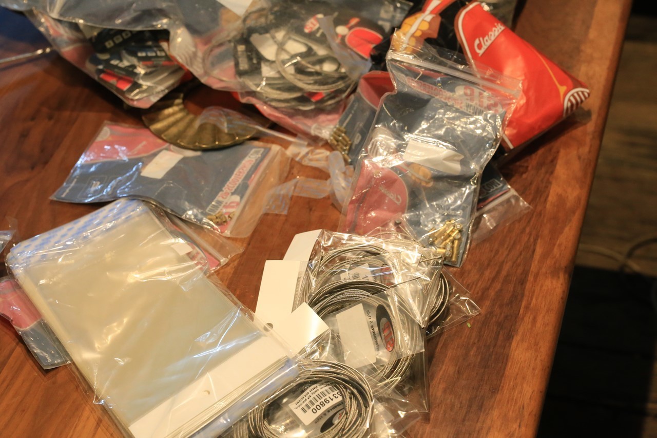 工具セット販売準備の様子