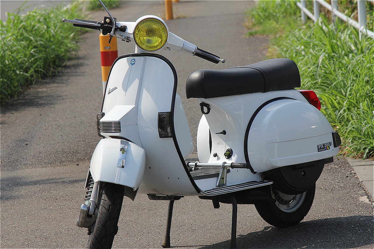 PX200FLの左側面
