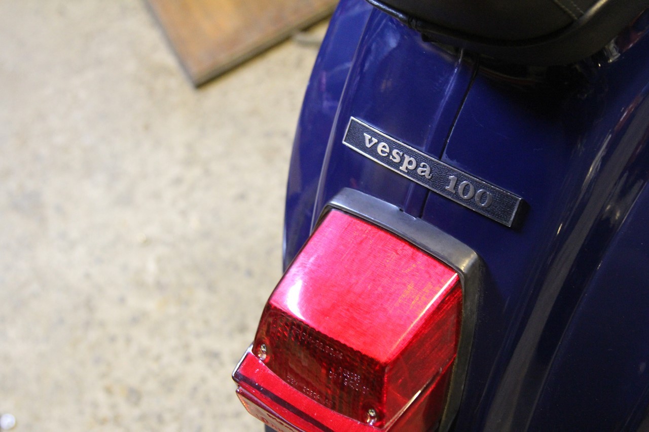 vespa100の左側面全景