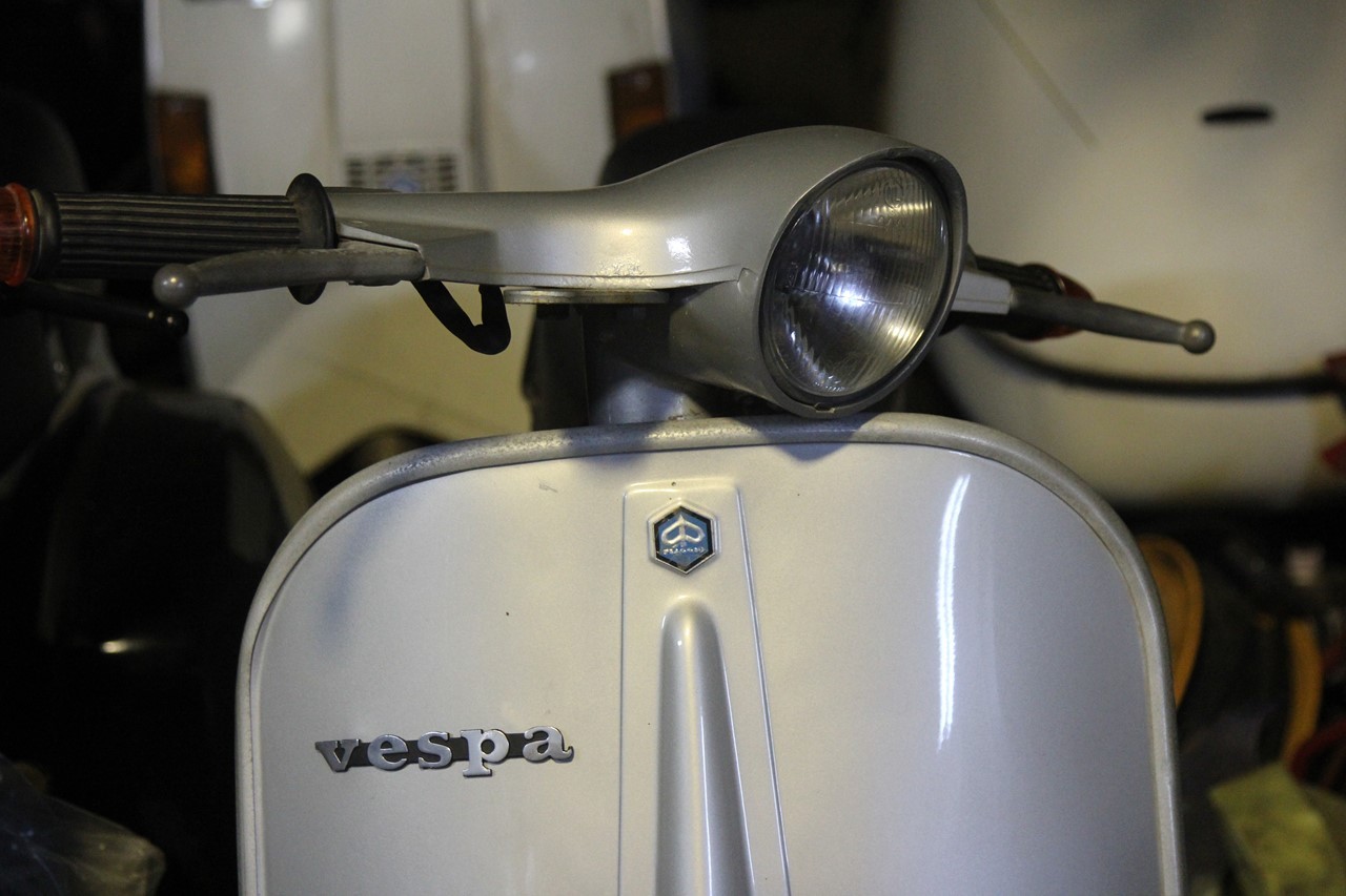 vespa100の右側面全景