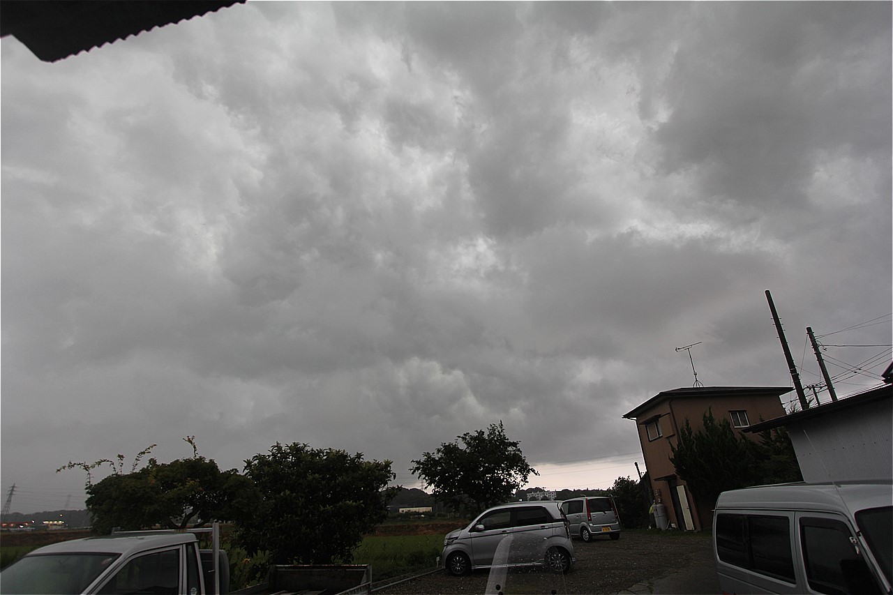 試運転前に現れた雨雲