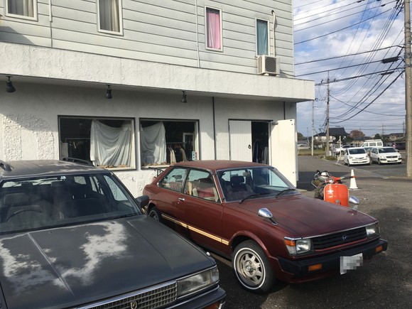 つくば市DIARIES前で撮影したベスパ50s