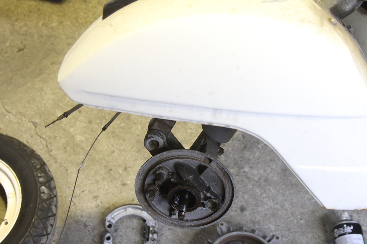 f0225627_21253519-vespa