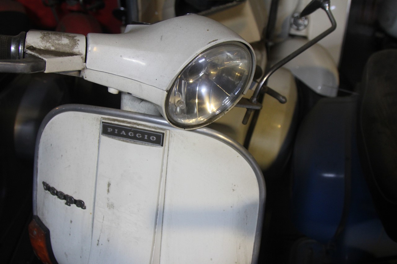 埃をかぶって眠るP200Eのシート